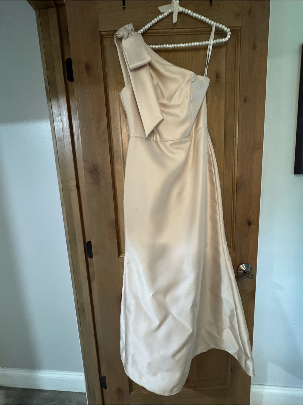 ALFRED SUNG One-Shoulder Gold Satin Gown - Picture 2 of 6
